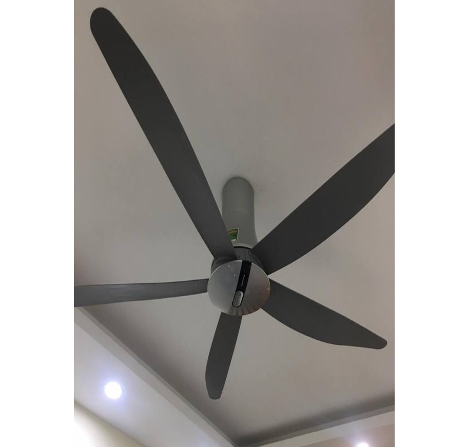 Quạt trần Panasonic 5 cánh F-60TAN 8 Quạt trần Panasonic 5 cánh F-60TAN - lắp đặt màu đen nhám